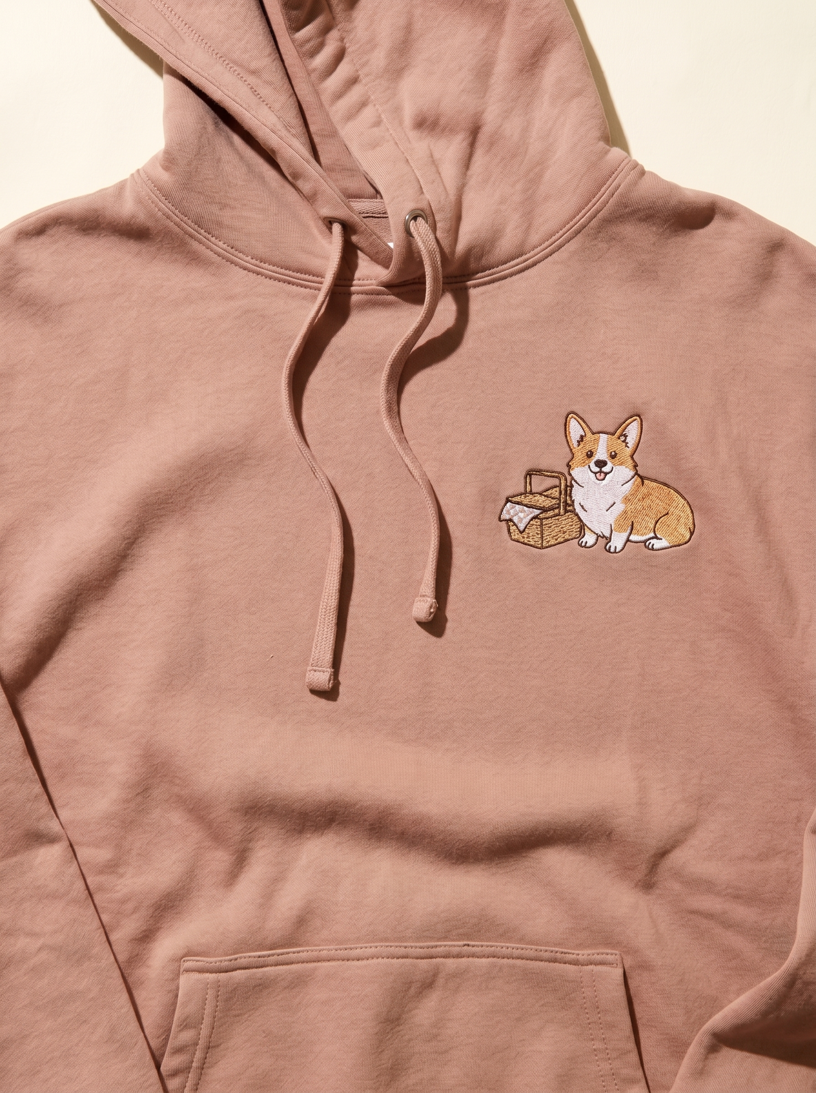 embroidered picnic day corgi hoodie - chest detail